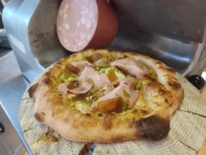 Mortadella e pistacchio